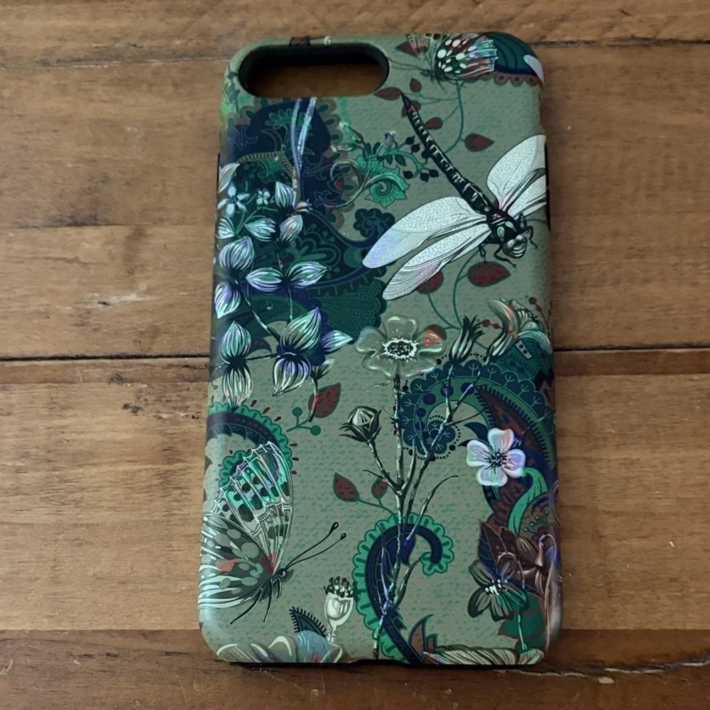 iPhone 6/6S featuring a detailed, nature-design Butterflies and Dragonflies